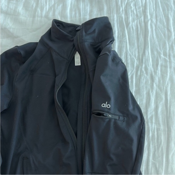 Alo Yoga Contour Black Jacket size Medium - Picture 3 of 4
